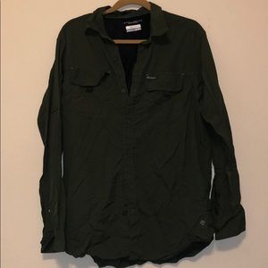 Columbia dark green fishing shirt